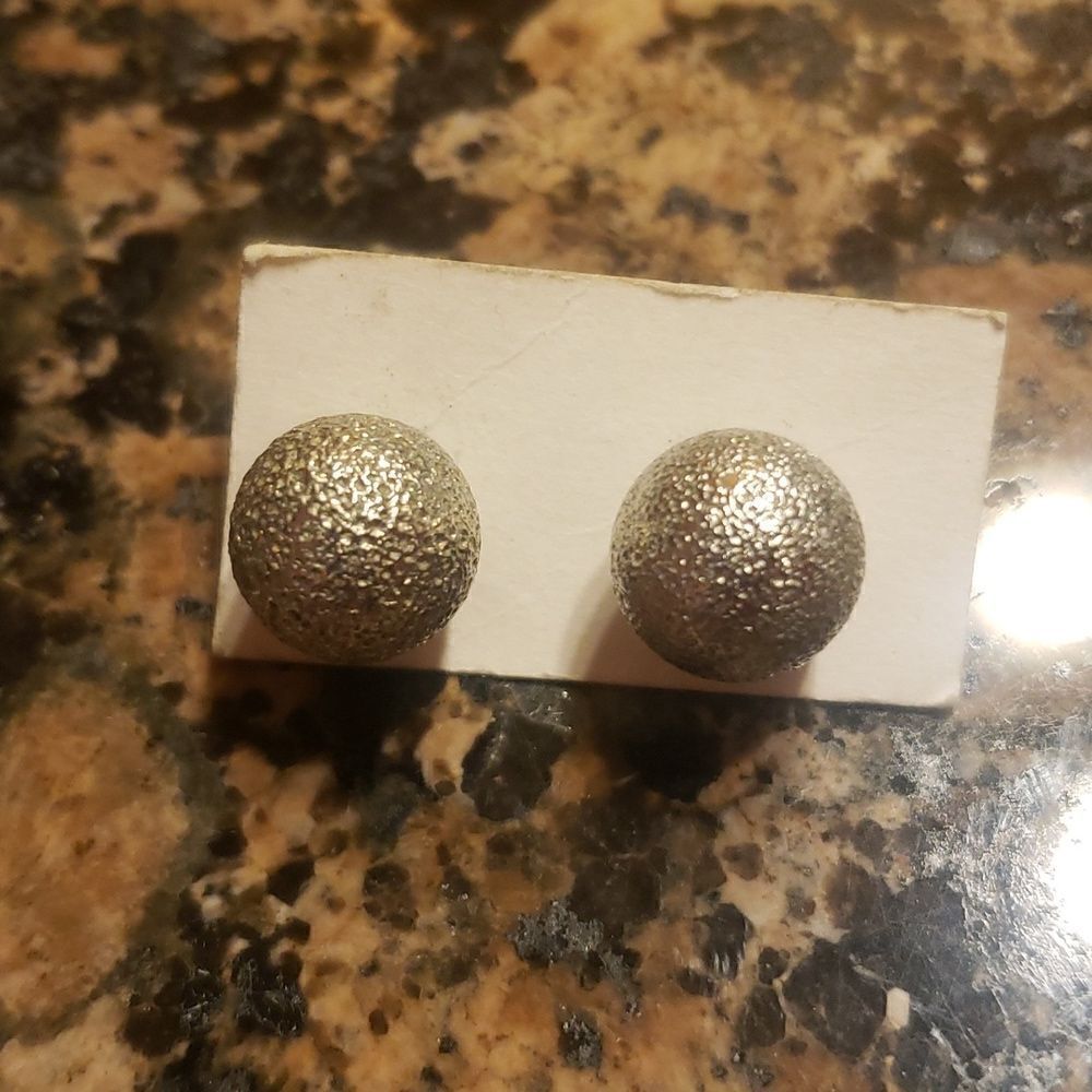 ‎Silver Ball Earrings